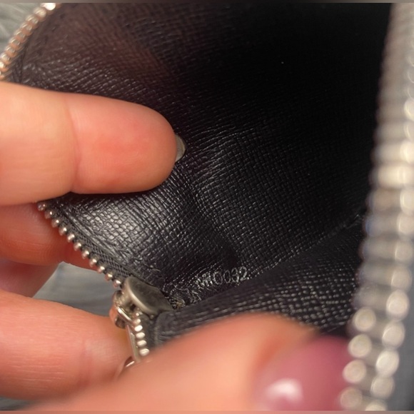 EUC Authentic Louis Vuitton Satin Conte Apple Coin Pouch - Picture 12 of 12